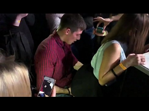 ❤️ Galmada dhabta ah ee goobta lagu caweeyo ee Ruushka. Gabar 18 jir ah oo u dhalatay dalka Ruushka ayaa futada iyo xubinta taranka kaga jirta goob lagu caweeyo anaga ❌